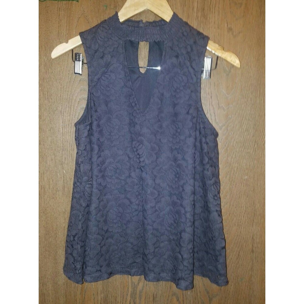 Taylor and Sage Sleeveless Lace Top Size Large